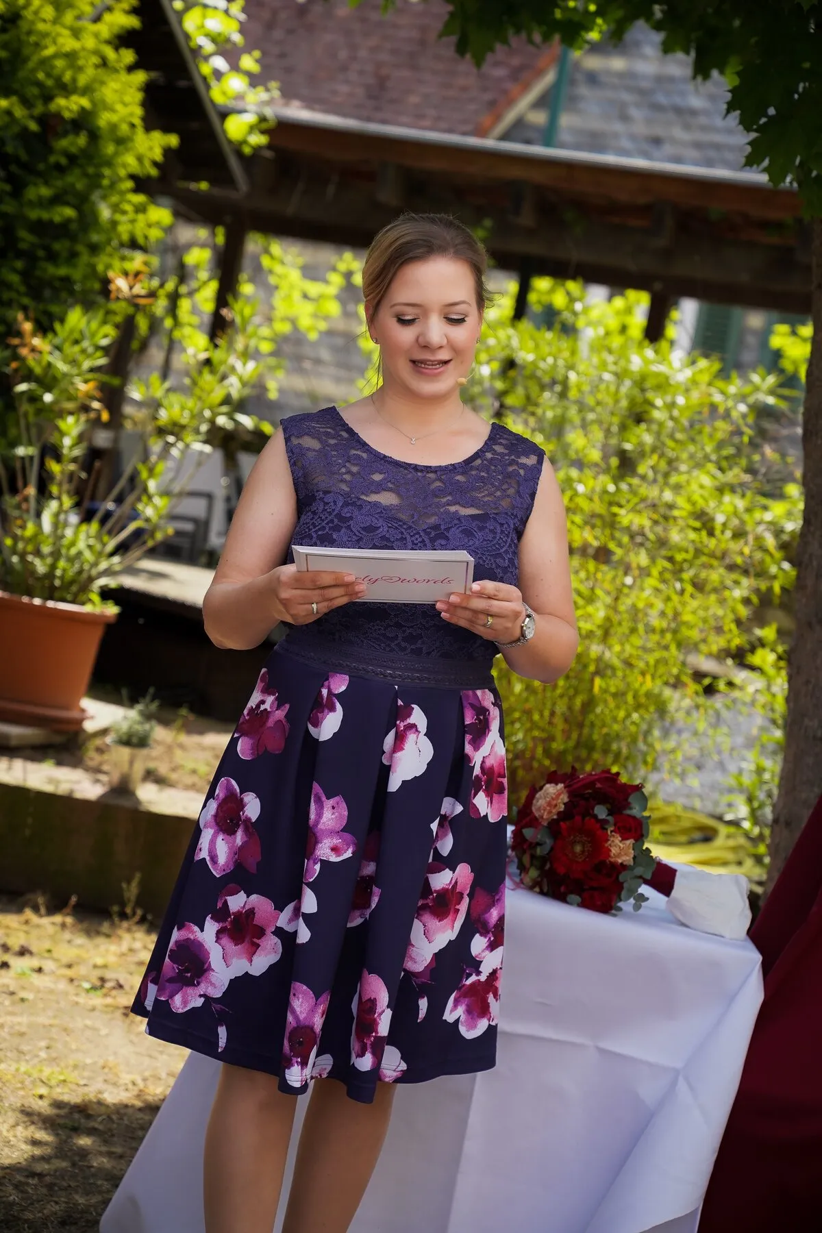 Festlich geschmückter Innenhof der Hochheimer Terrasse
