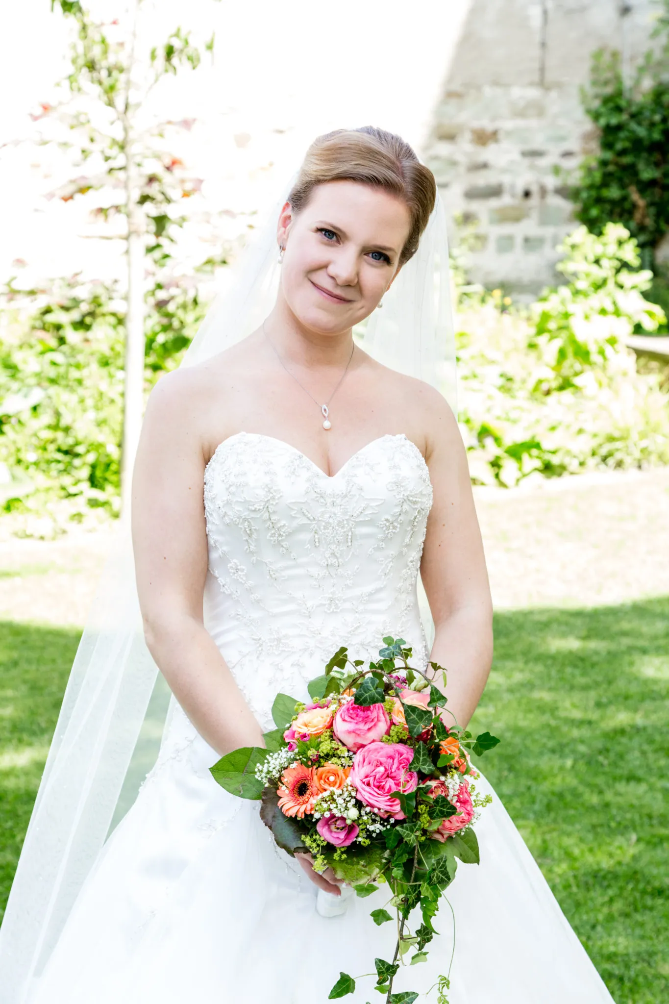 Sarah Schiffler bei ihrer eigenen Hochzeit