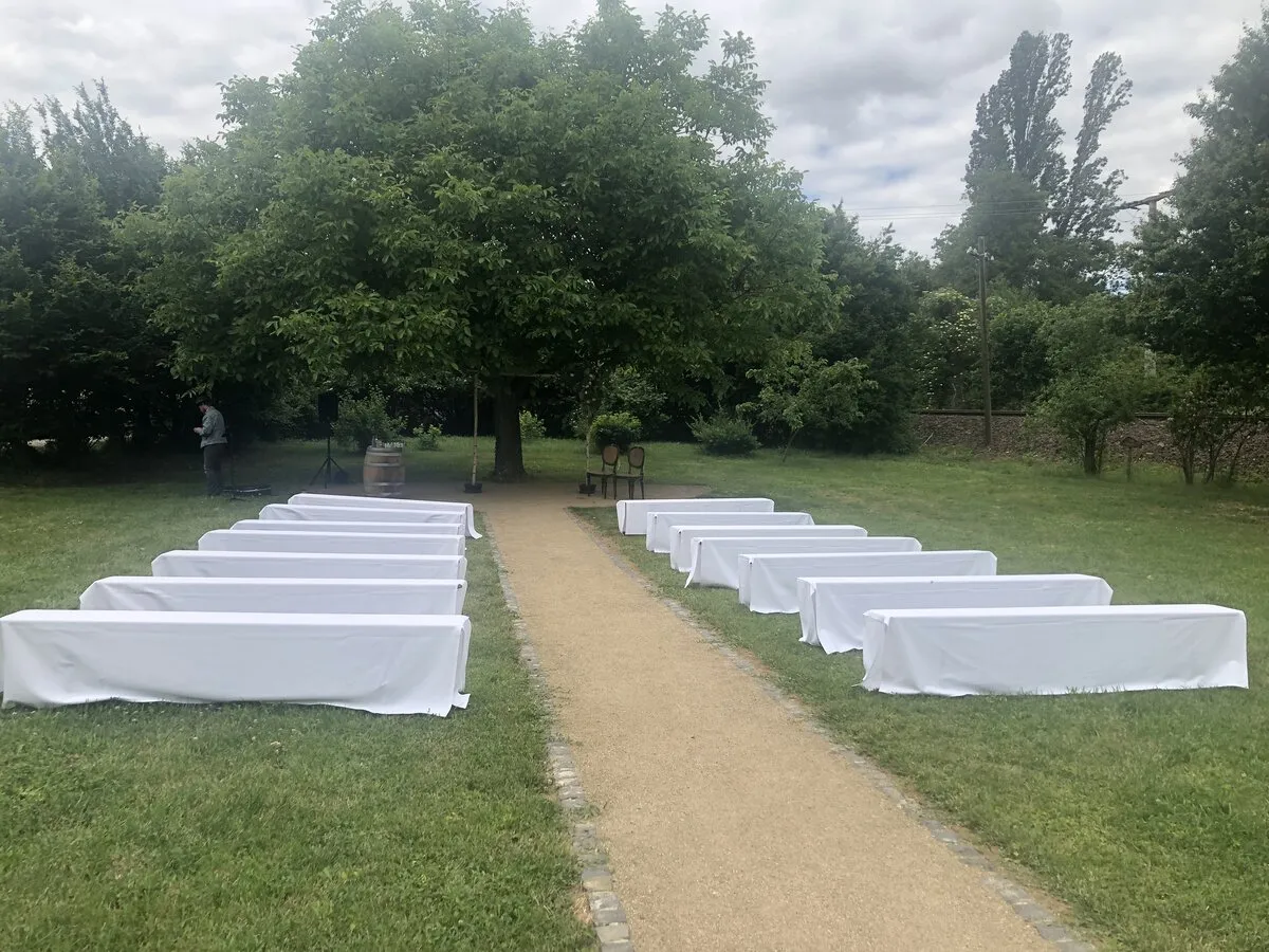 Rustikaler Festsaal im umgebauten Stall