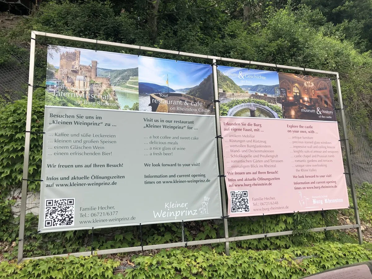 Blick auf die Burg Rheinstein hoch über dem Rhein