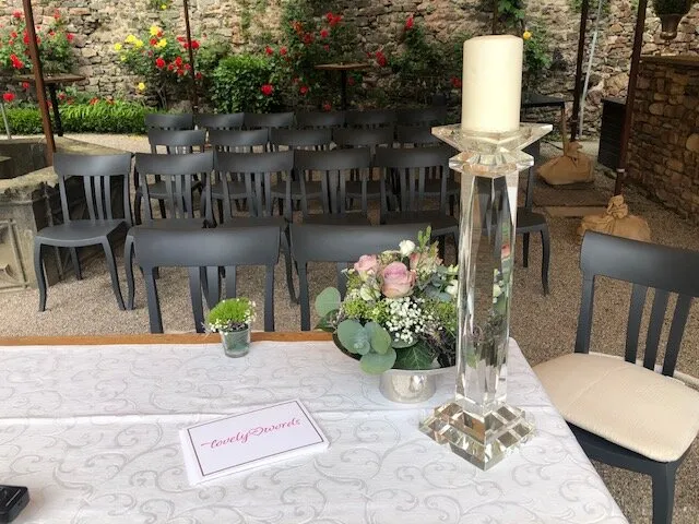 Pavillon im Rosengarten der Burg Rheinstein