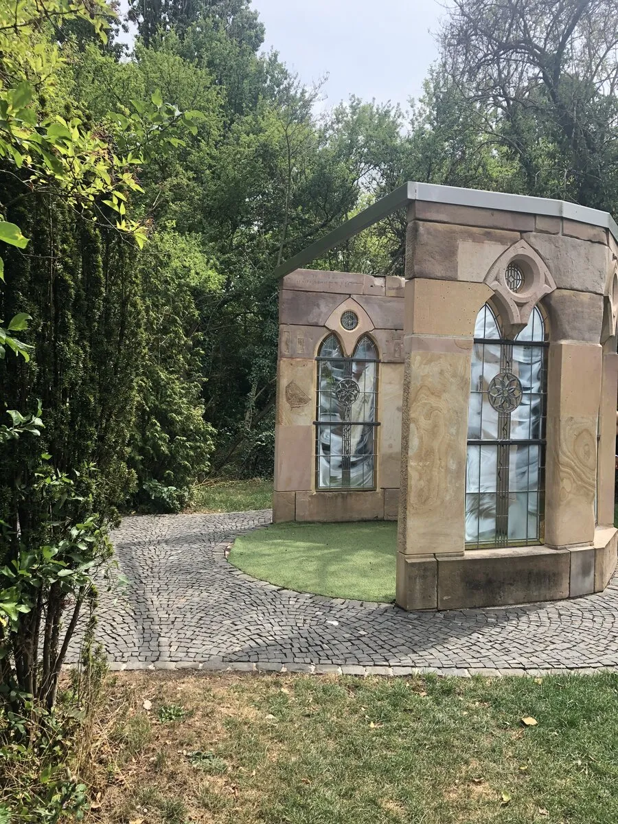 Fachwerkhaus der Wiesenmühle mit Blumenschmuck