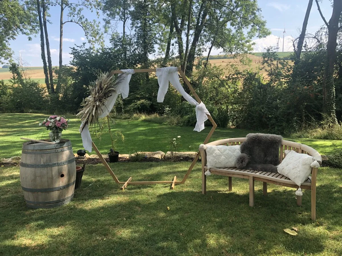 Sandsteinmauerwerk der Raumühle mit Toskana-Flair