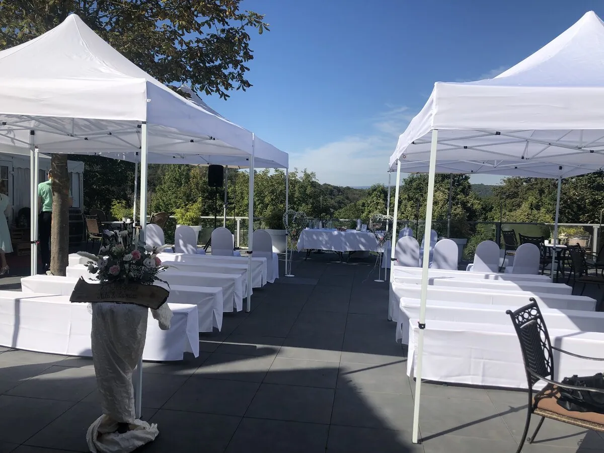Pavillons gegen die Sonne