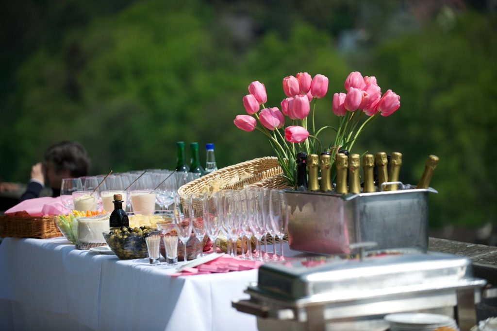 Sektempfang und Catering bei einer Hochzeit