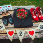 Just Married mit Anzug und Schuhen